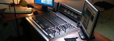 Dnes moderuje Studio Vla�im